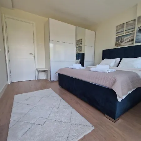 Royal Sava River Blok 70 Bělehrad